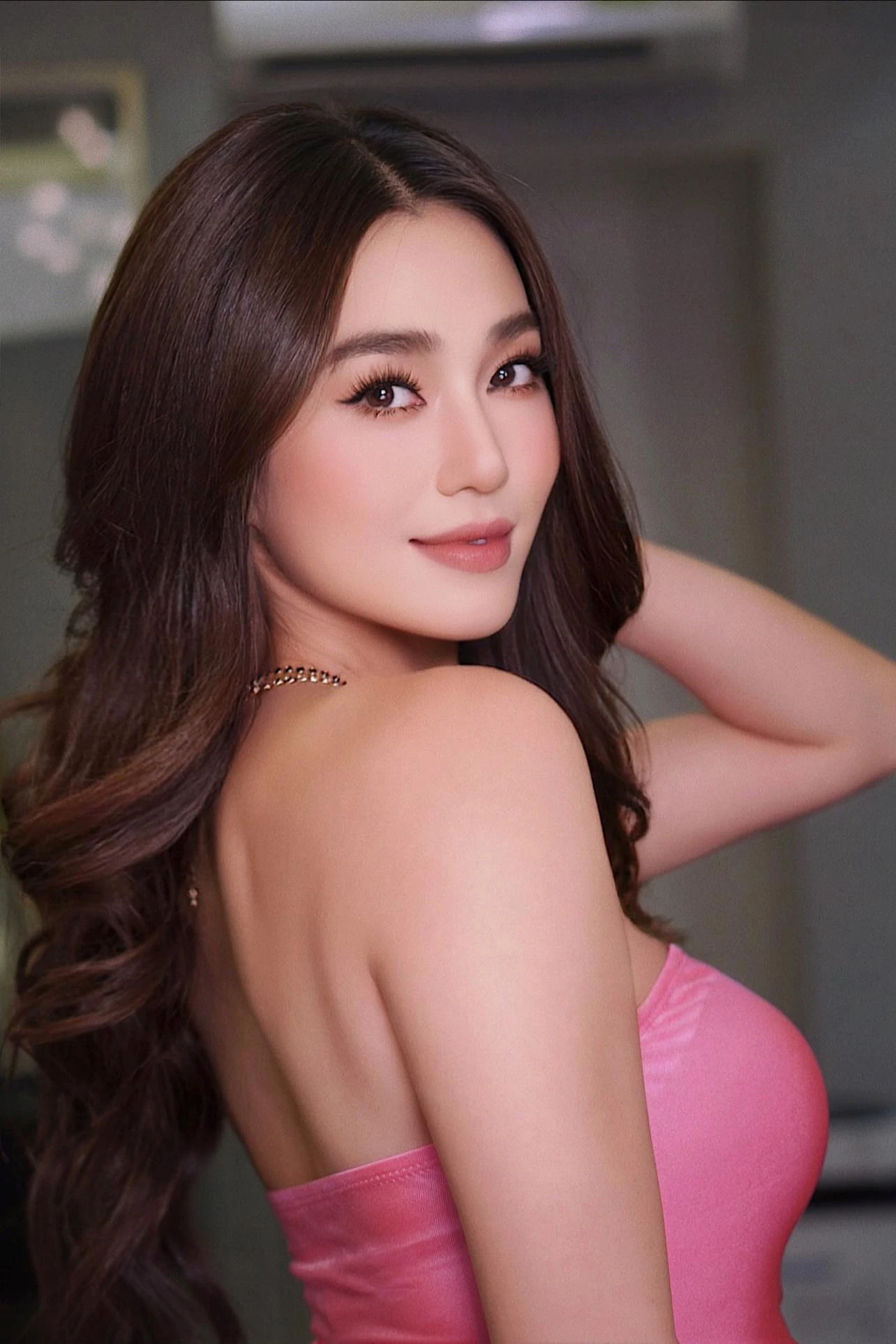 Nữ nghệ sĩ sở hữu nhà 7 tầng ở trung tâm TP.HCM, U40 đẹp căng tràn nhưng không có ý định lấy chồng