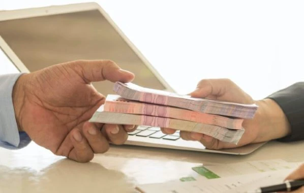 Cha qua đời để lại khoản nợ hơn 10 tỷ đồng, con trai bị chủ nợ kiện đòi trả, tòa án tuyên bố: “Không cần trả hết”