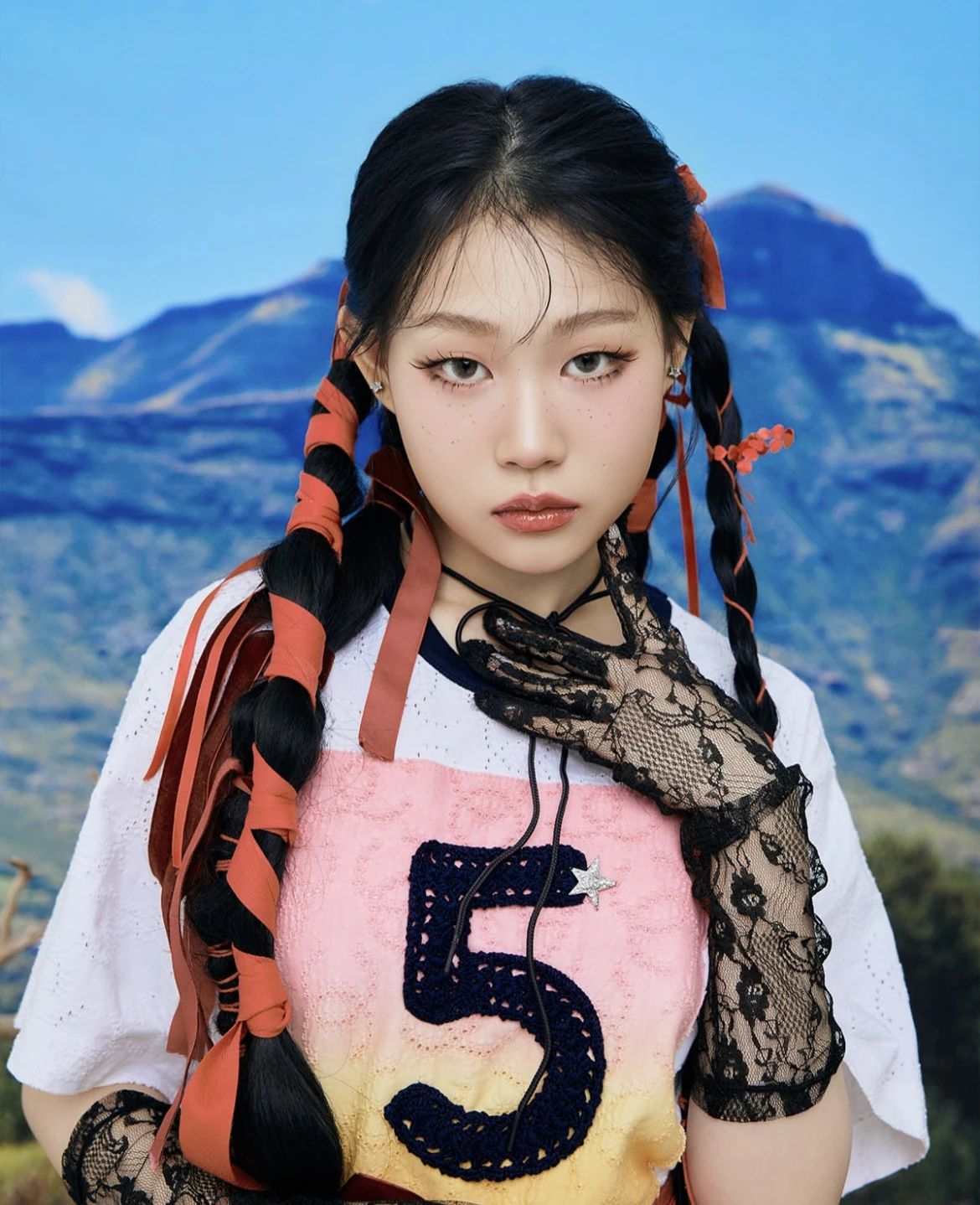 “Cô bé xấu xí” từng bị bạo lực mạng nay debut xinh như hot girl, bán không nổi 100 album