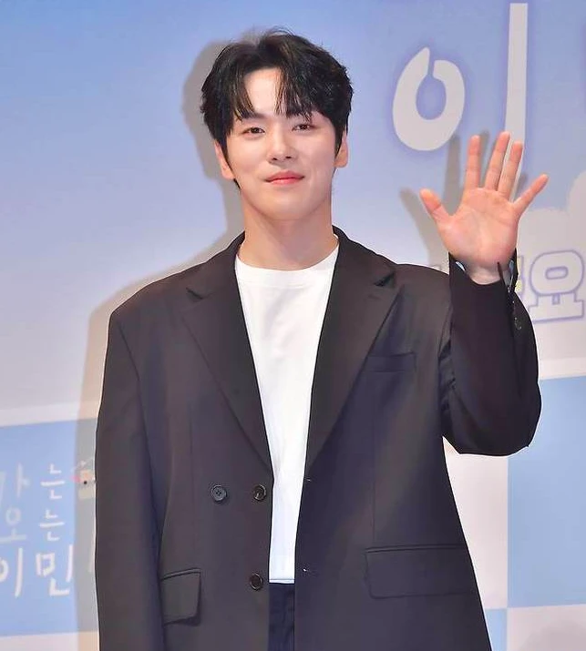 Từng bị tố thô lỗ vì Seo Ye Ji điều khiển, Kim Jung Hyun lên tiếng: Thấy oan ức và xấu hổ
