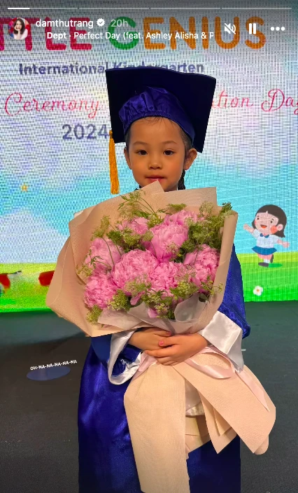 Đàm Thu Trang - Cường Đô la đi dự lễ bế giảng mẫu giáo của ái nữ ở trường quốc tế, nhìn là thấy chuẩn 