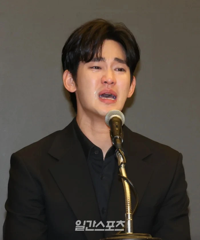 Kim Soo Hyun bị hàng loạt nhãn hàng khởi kiện, tịch thu nhà cửa, khả năng cao biến mất khỏi showbiz!