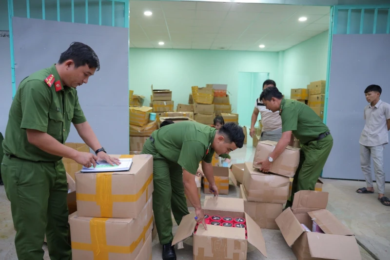 Chấn động đường dây 12 tấn kem trộn dùng bột hóa chất: Bán sỉ theo cân, đã “chốt” hơn 100.000 đơn hàng