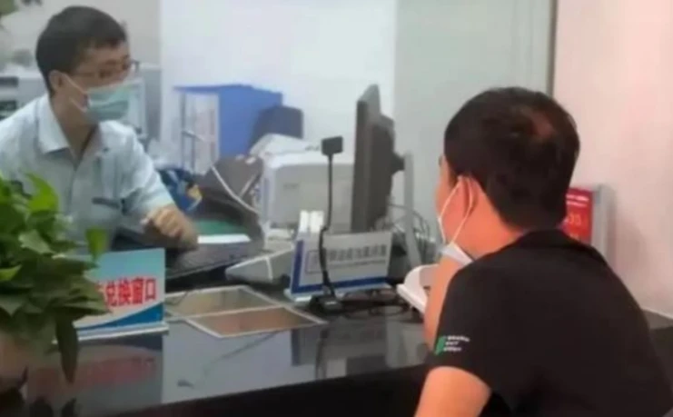 Người đàn ông gửi tiết kiệm hơn 9 tỷ đồng, 7 năm sau số dư còn 0 nhưng ngân hàng “phủi” trách nhiệm, toà án tuyên bố: “Anh được bồi thường 476 triệu đồng”