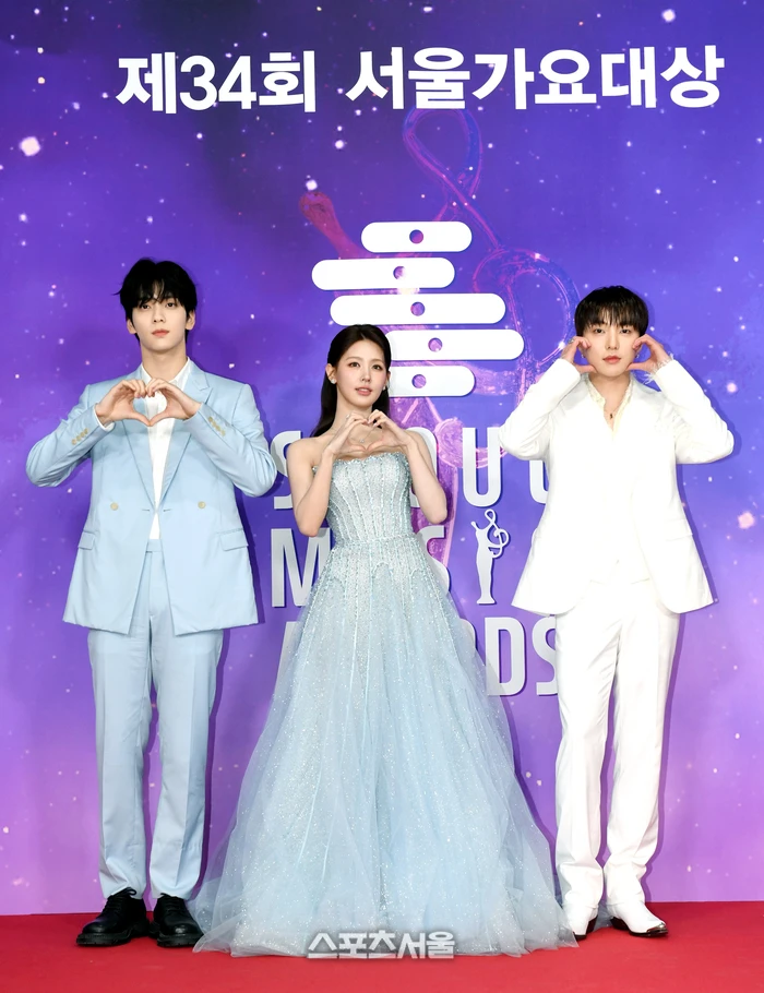 Thảm đỏ Seoul Music Awards: Nữ thần nhan sắc Miyeon (G)I-DLE đẹp phát sáng, 