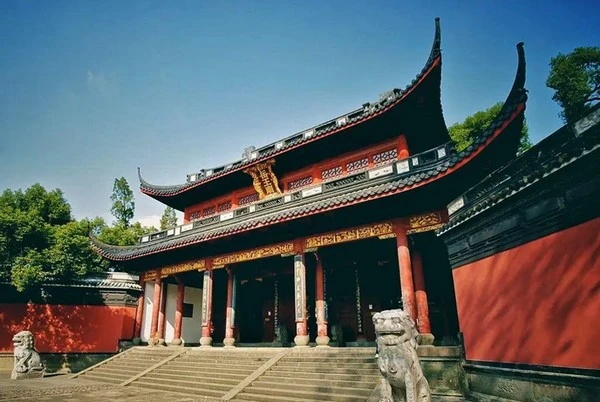 Sự thật về 4 bức tượng quỳ gối ở Trung Quốc, bị người đời đánh đập phỉ nhổ suốt nghìn năm, phải đúc lại 13 lần