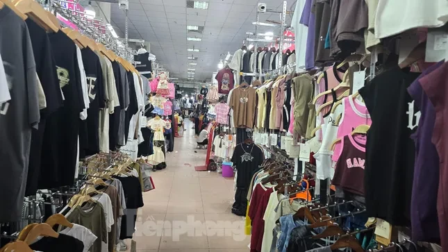 Tiểu thương đóng cửa, tạm ngừng kinh doanh: Không phải do thay đổi chính sách thuế?
