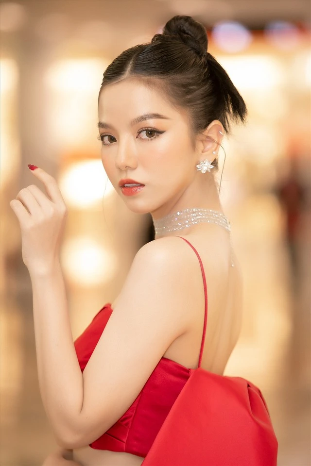 Mỹ nhân Việt đóng liên tiếp 4 phim top 1 rating cả nước, diễn hay quá đáng ai mà chơi lại?