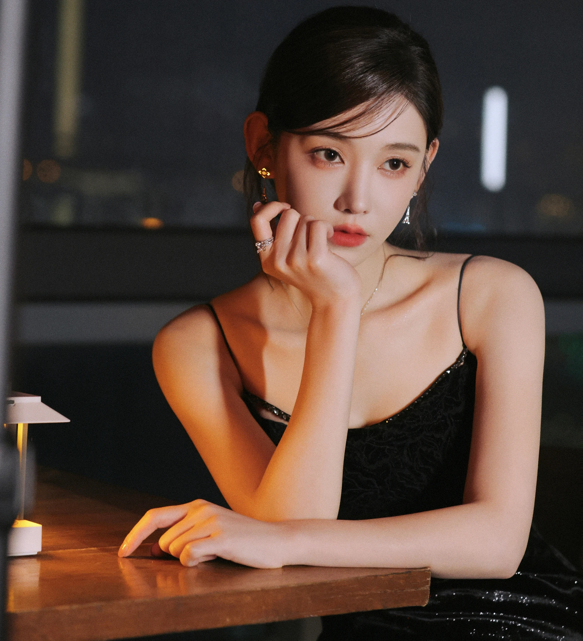 Mỹ nhân đóng phim nào top 1 phim đó, suốt 3 năm không có đối thủ nhờ nhan sắc thắng đời 100-0