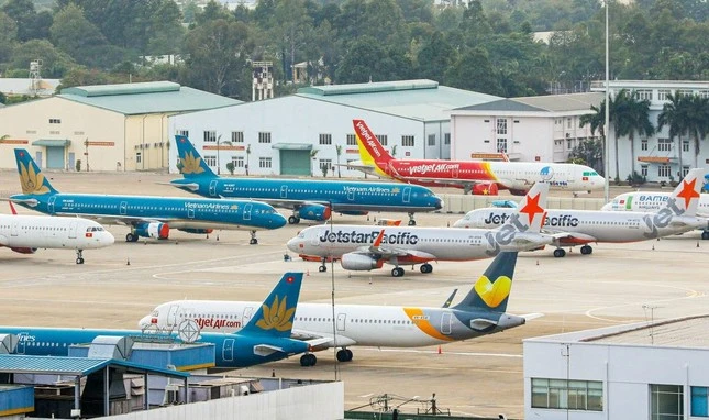 Chốt lịch nghỉ 30/4-1/5 muộn, khách du lịch xoay như chong chóng