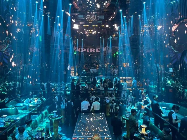 Kiểm tra Club Empire Music ở trung tâm TP HCM