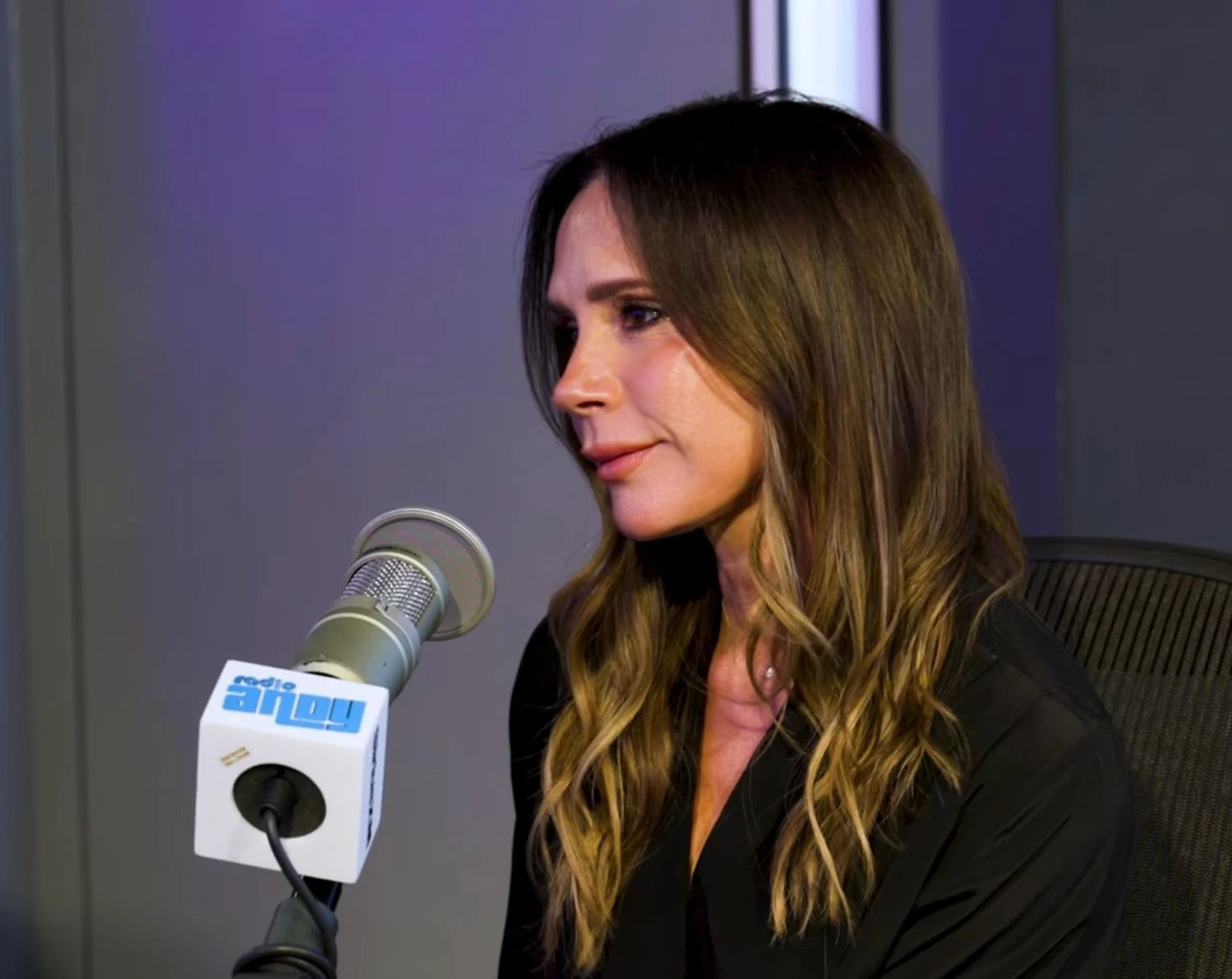 Victoria Beckham ẩn ý chê con dâu