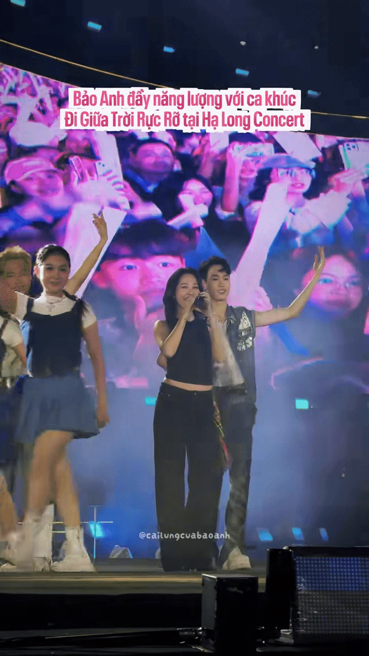 Bảo Anh mặc gì lên sân khấu mà phải xin lỗi thế này?