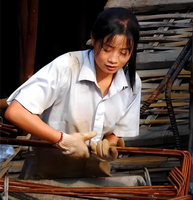 Người phụ nữ nuôi em gái thành luật sư, cho tiền mua nhà, cưới chồng, đến khi bệnh nặng xin ở nhờ, em đáp: 