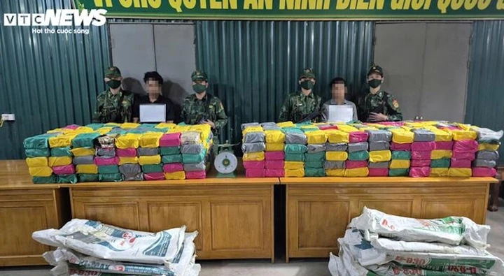 Vây bắt 2 xe đầu kéo chở nửa tấn ma tuý vào Việt Nam: Thông tin mới nhất