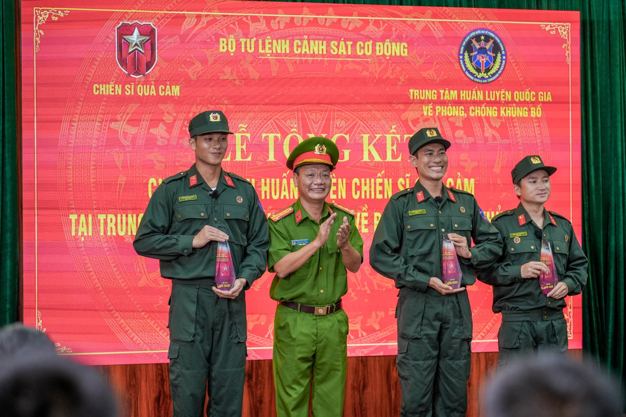 Không chịu nổi với Lê Dương Bảo Lâm, Kiều Minh Tuấn