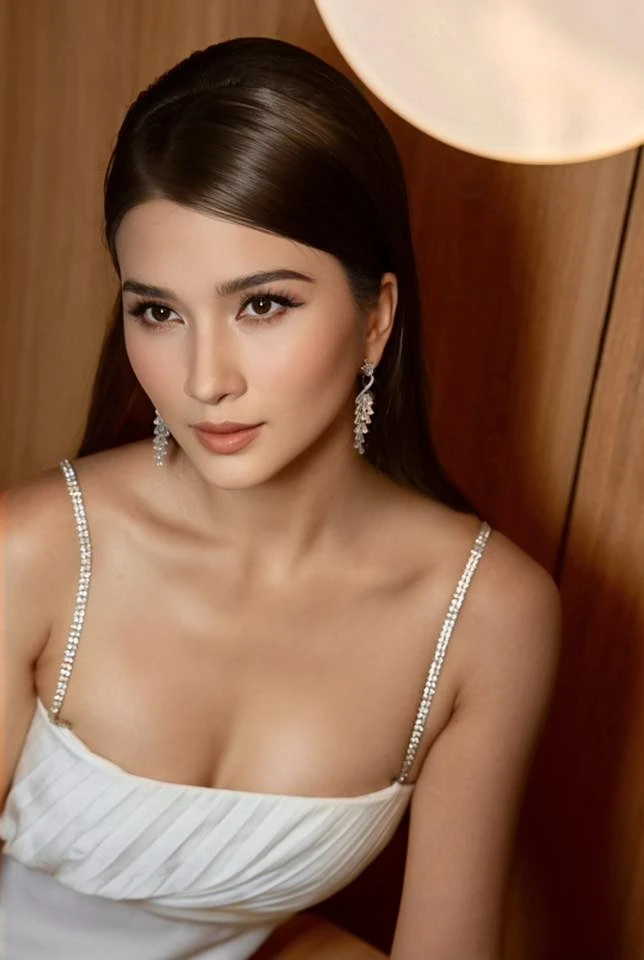 Nữ NSƯT chia tay đại gia ngân hàng, một mình nuôi con, U40 giàu sang, đẹp bậc nhất showbiz Việt