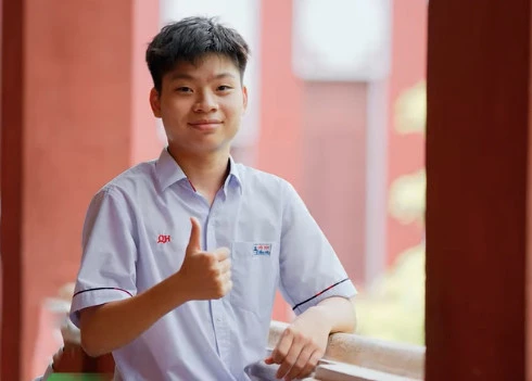 Đi đâu để tìm ngôi trường đỉnh cỡ này: Lập kỷ lục 8 lần đón cầu truyền hình, 3 lần vô địch Olympia, kiến trúc đẹp tựa châu Âu!