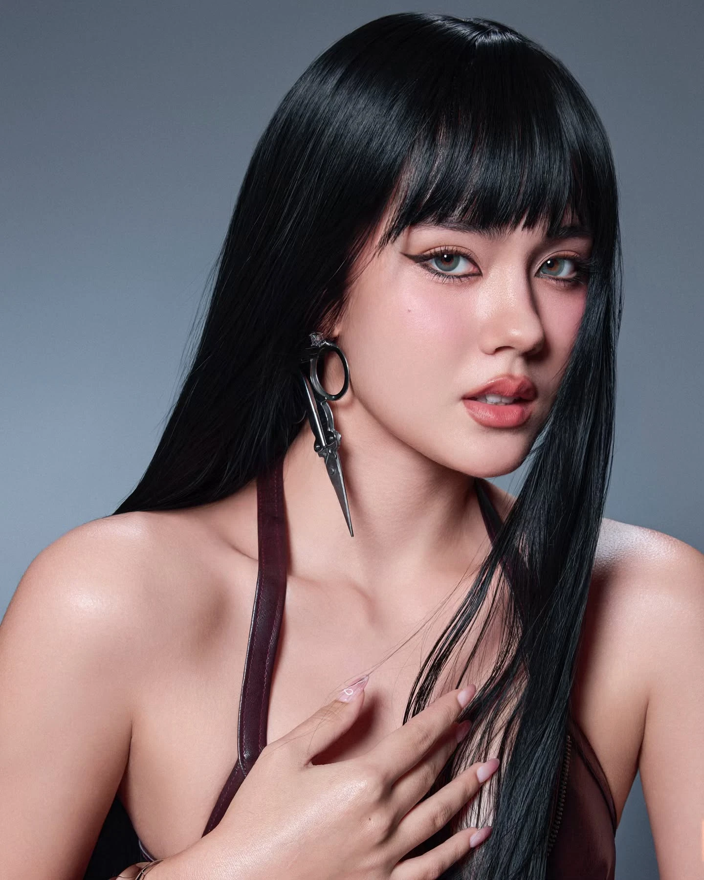 Chỉ cần lên đồ gợi cảm là mỹ nhân này khiến vạn người say mê: Đẹp không để đâu cho hết, sợ lụy đừng dính vào
