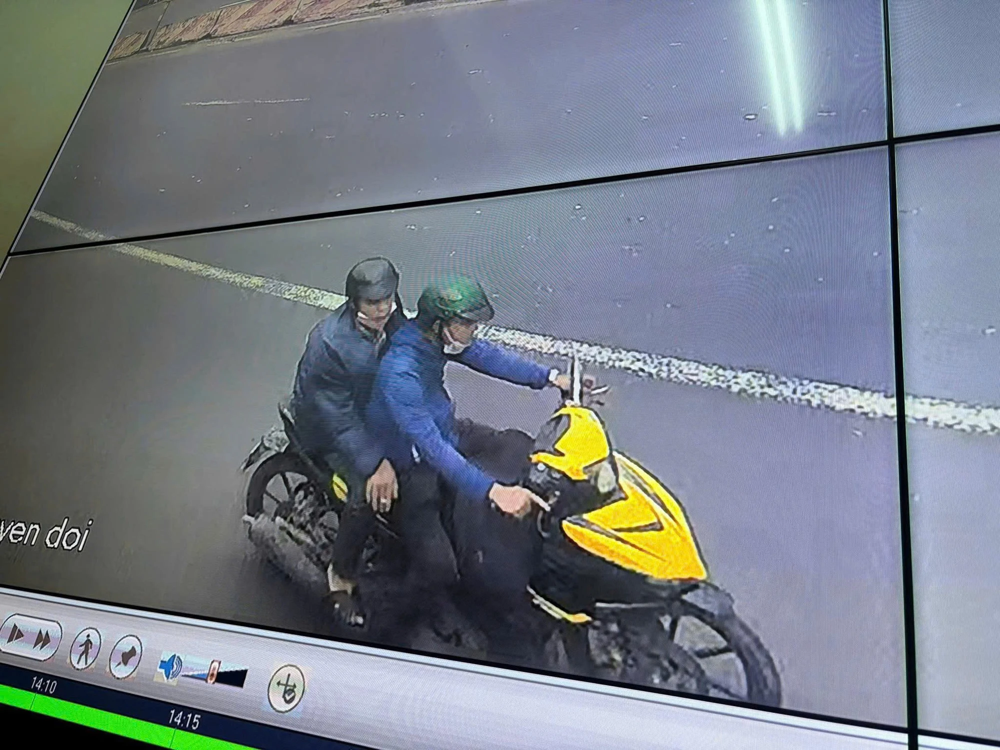 Người đàn ông ở TP HCM bị cướp giật dây chuyền vàng trị giá 100 triệu đồng