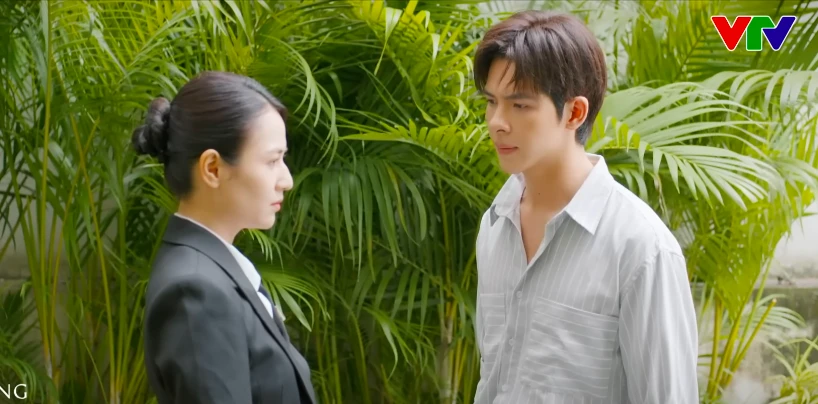 Denis Đặng đang mặc cái gì thế này?