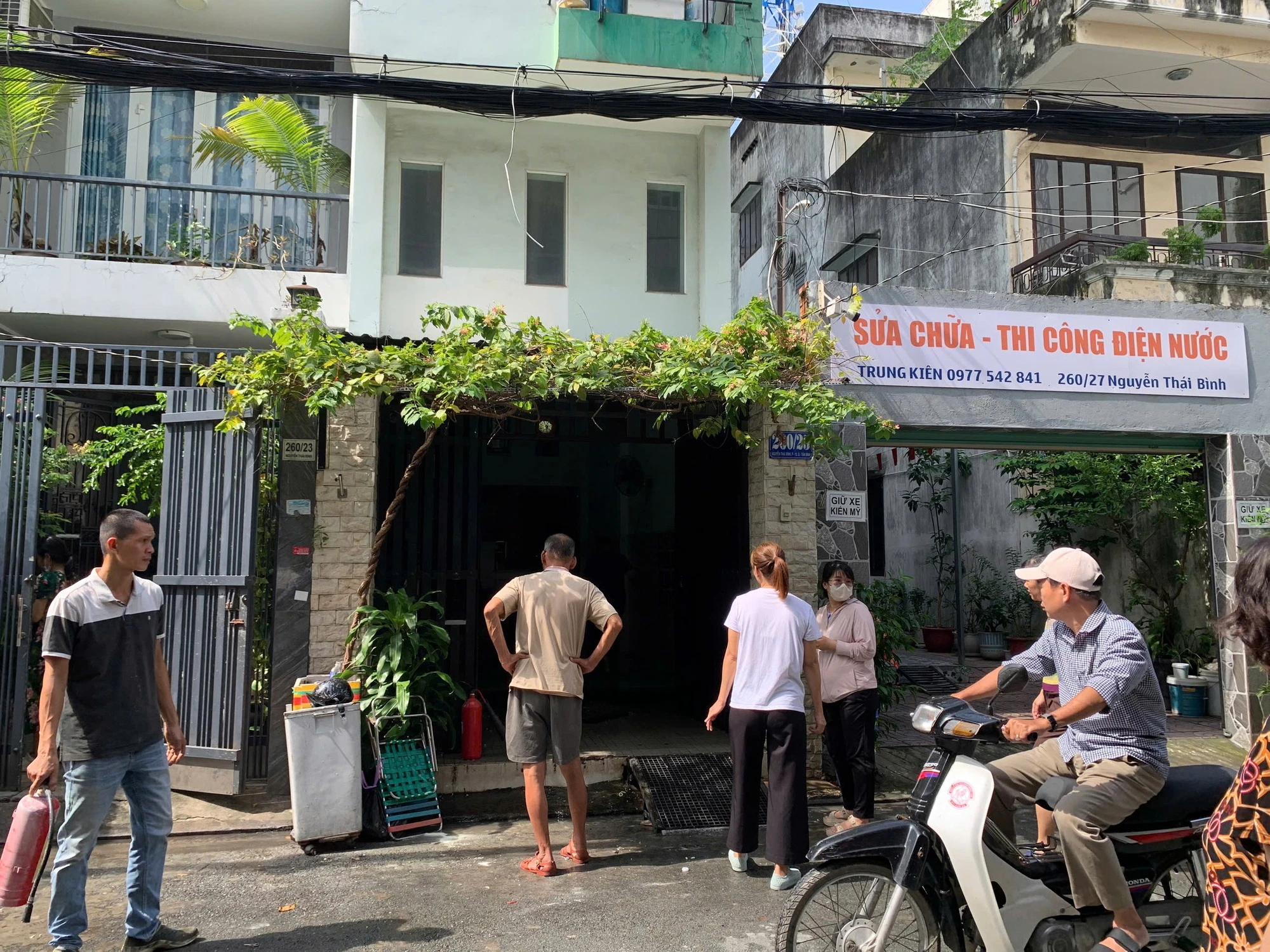 Luộc gà rồi bị quên gây cháy căn nhà 4 tầng ở TP HCM