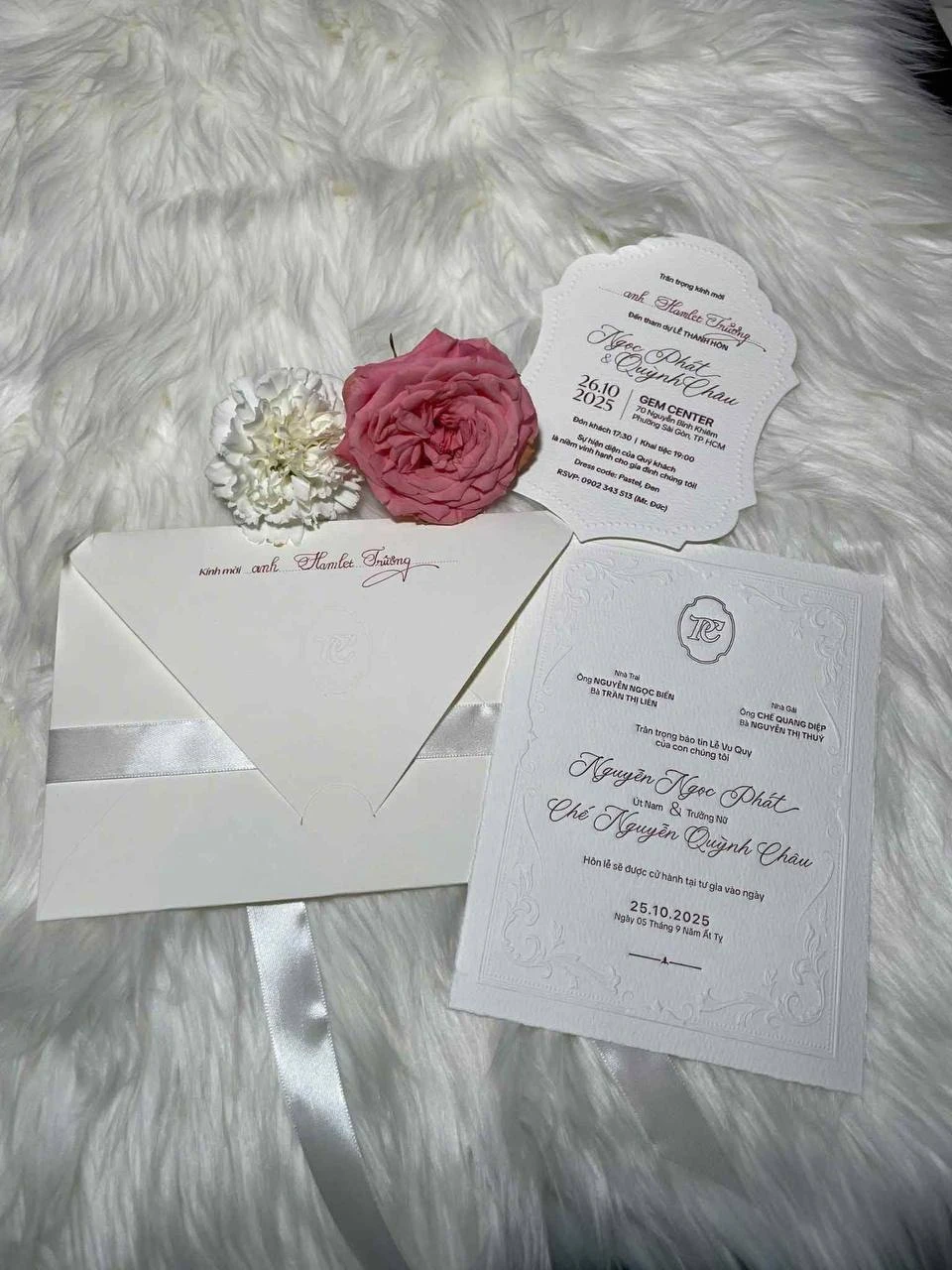 Hỷ sự Vbiz cuối tháng 10: Cô dâu là nàng hậu nổi tiếng, chồng gia thế khủng!