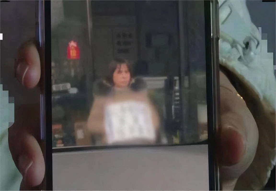 Con trai thu nhập bạc tỷ một năm, con gái sự nghiệp thành đạt, người mẹ 57 vẫn tuyên bố: 