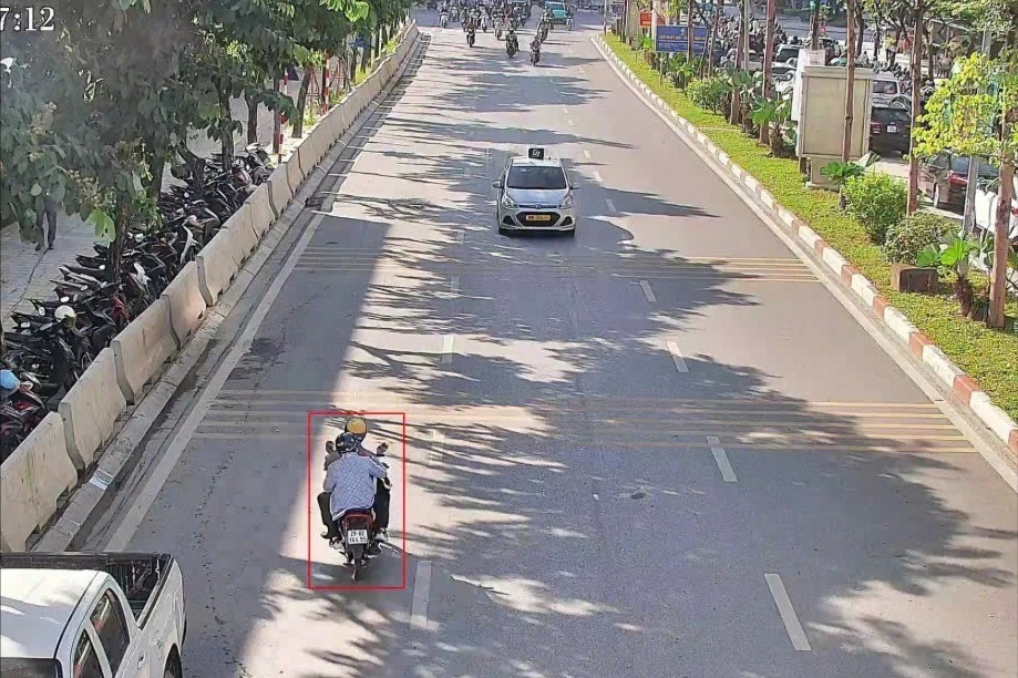 Danh sách 221 ô tô, xe máy bị phạt nguội tại Hà Nội trong tháng 9