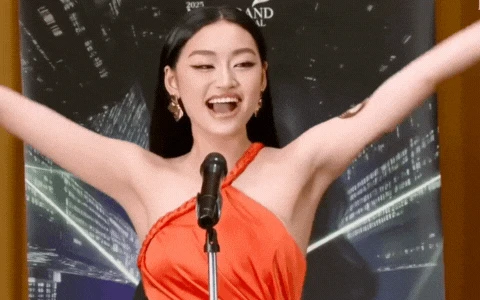 Hoa hậu Yến Nhi gặp 