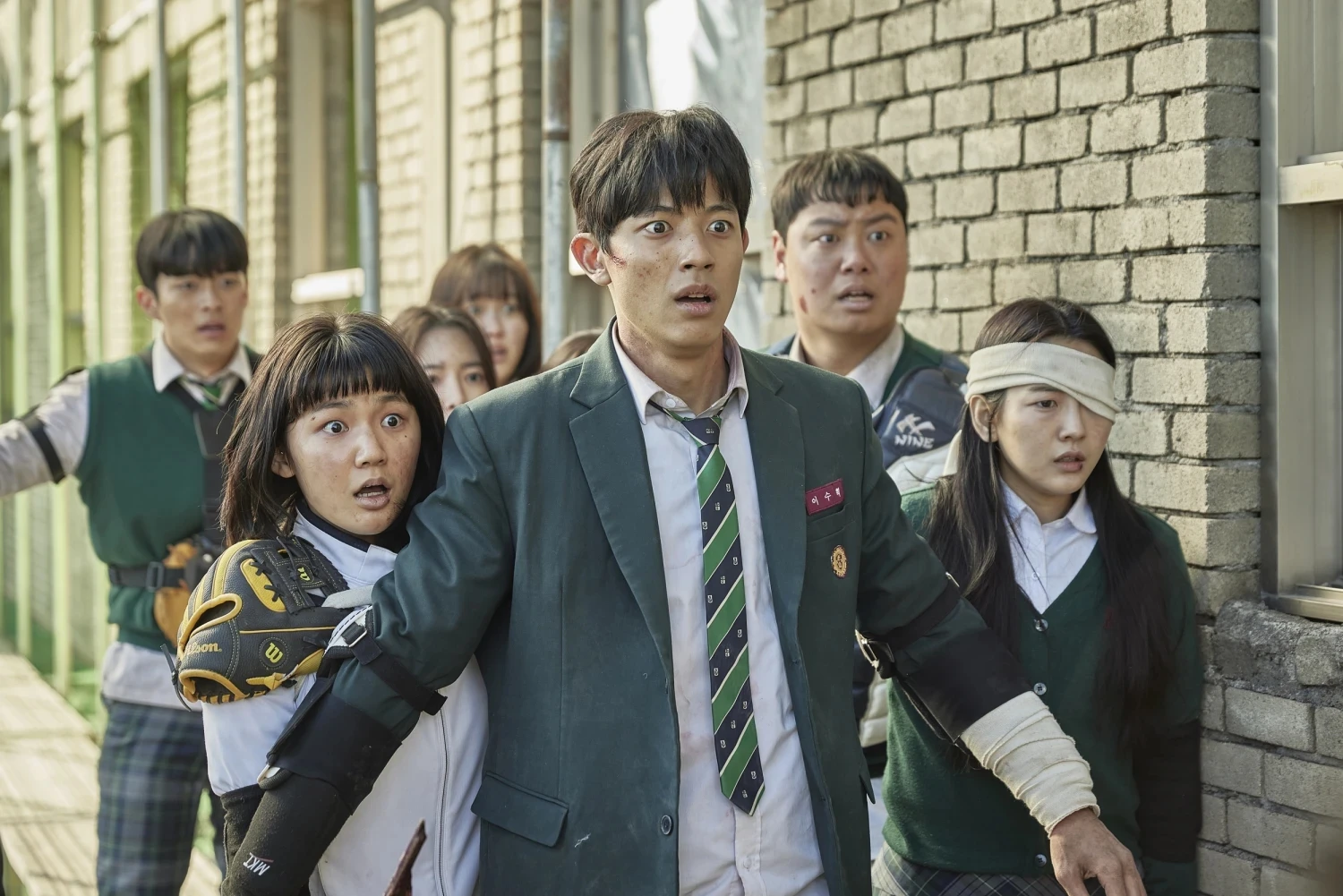 Nhìn lại phim Hàn Quốc năm 2022: 10 bộ drama khiến khán giả phát cuồng, nhiều siêu phẩm còn biến dàn diễn viên kém tiếng một bước thành sao