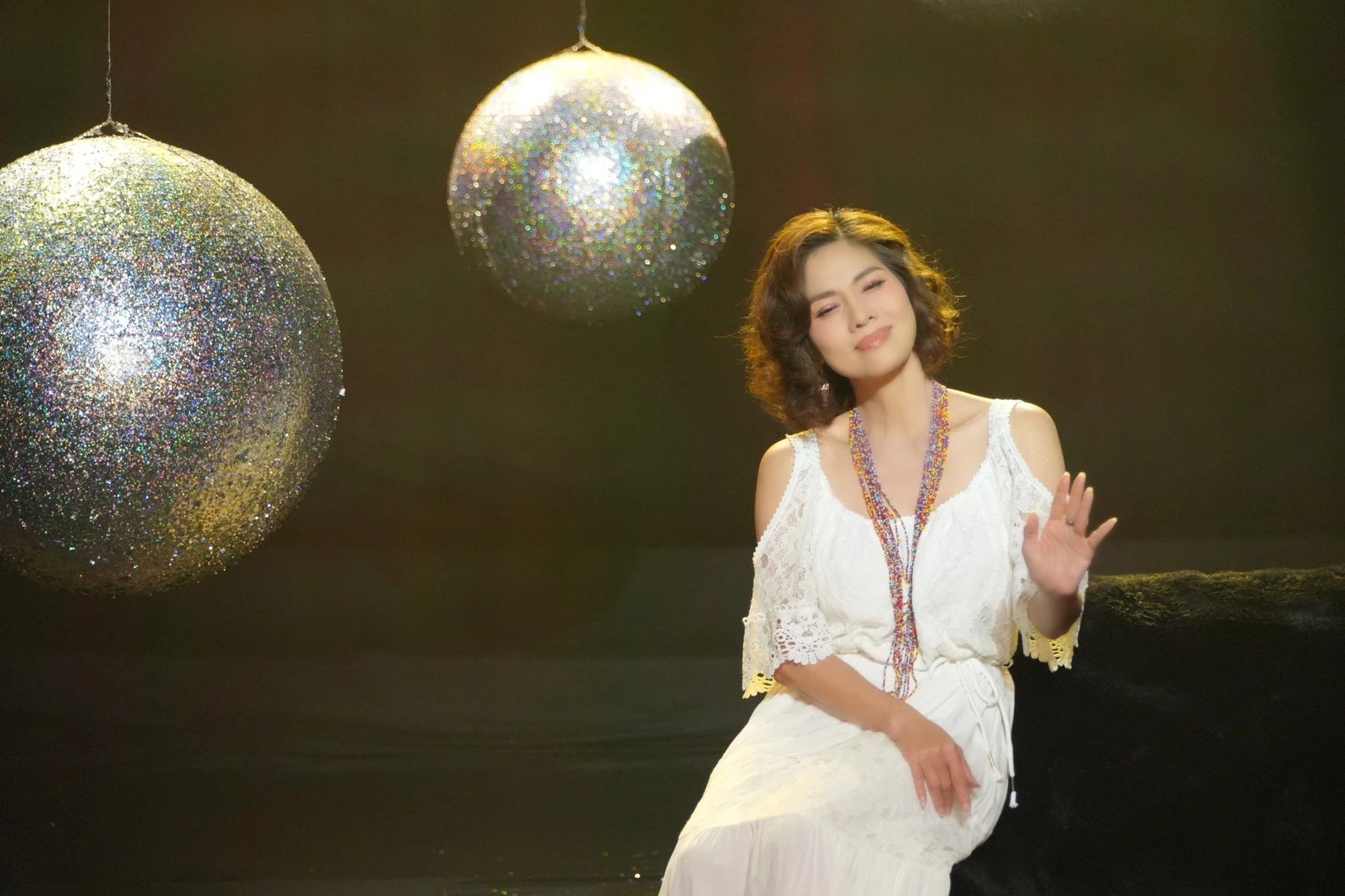 Nữ ca sĩ bị khán giả nhắn tin dạy cách hát: 3 đời chồng, sở hữu 3 biệt thự, 52 tuổi nhiều người theo đuổi