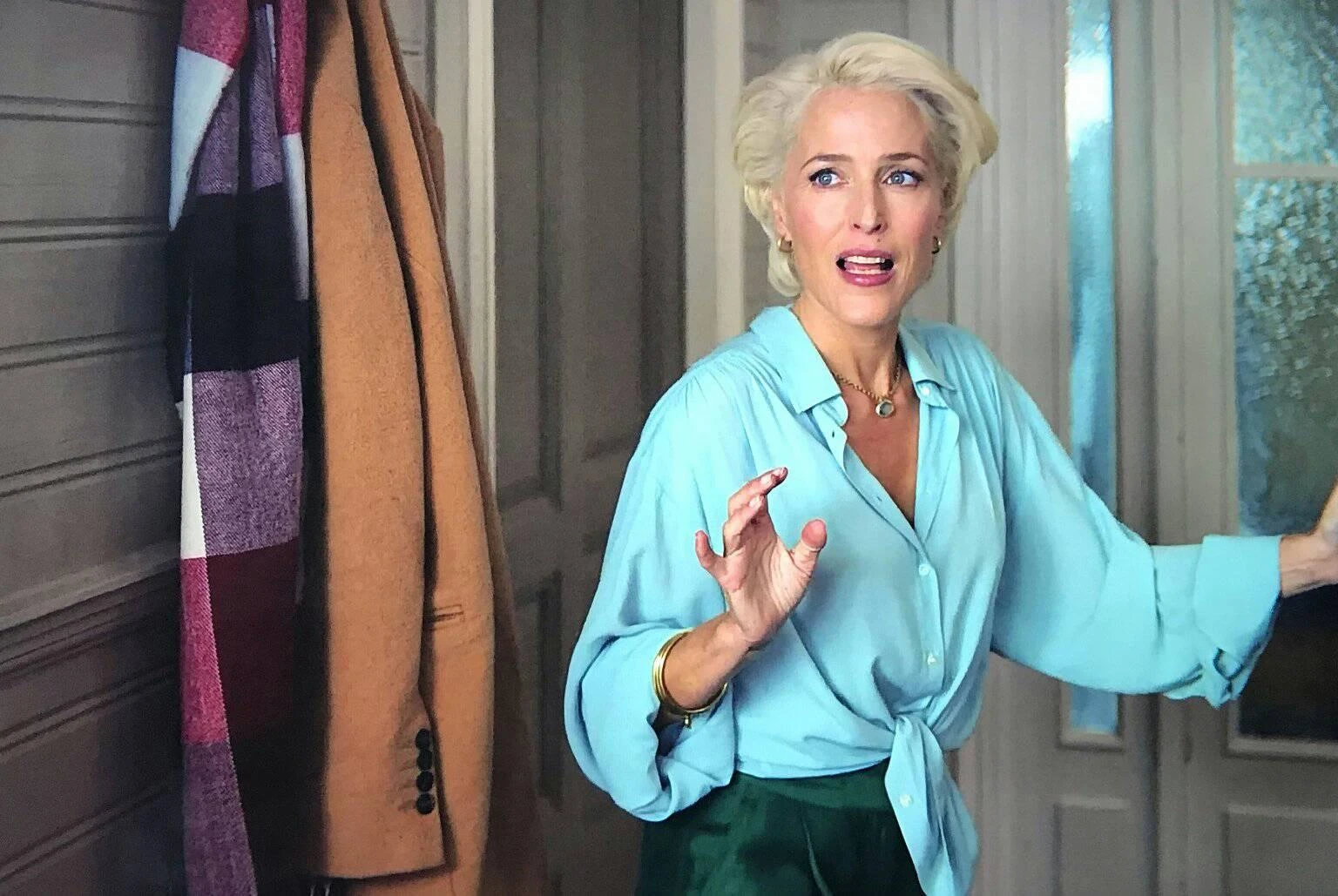 Xem phim Sex Education, tôi bất giác nhớ đến sự cố gặp ở siêu thị vài ngày trước: Hình như nhiều gia đình đang 