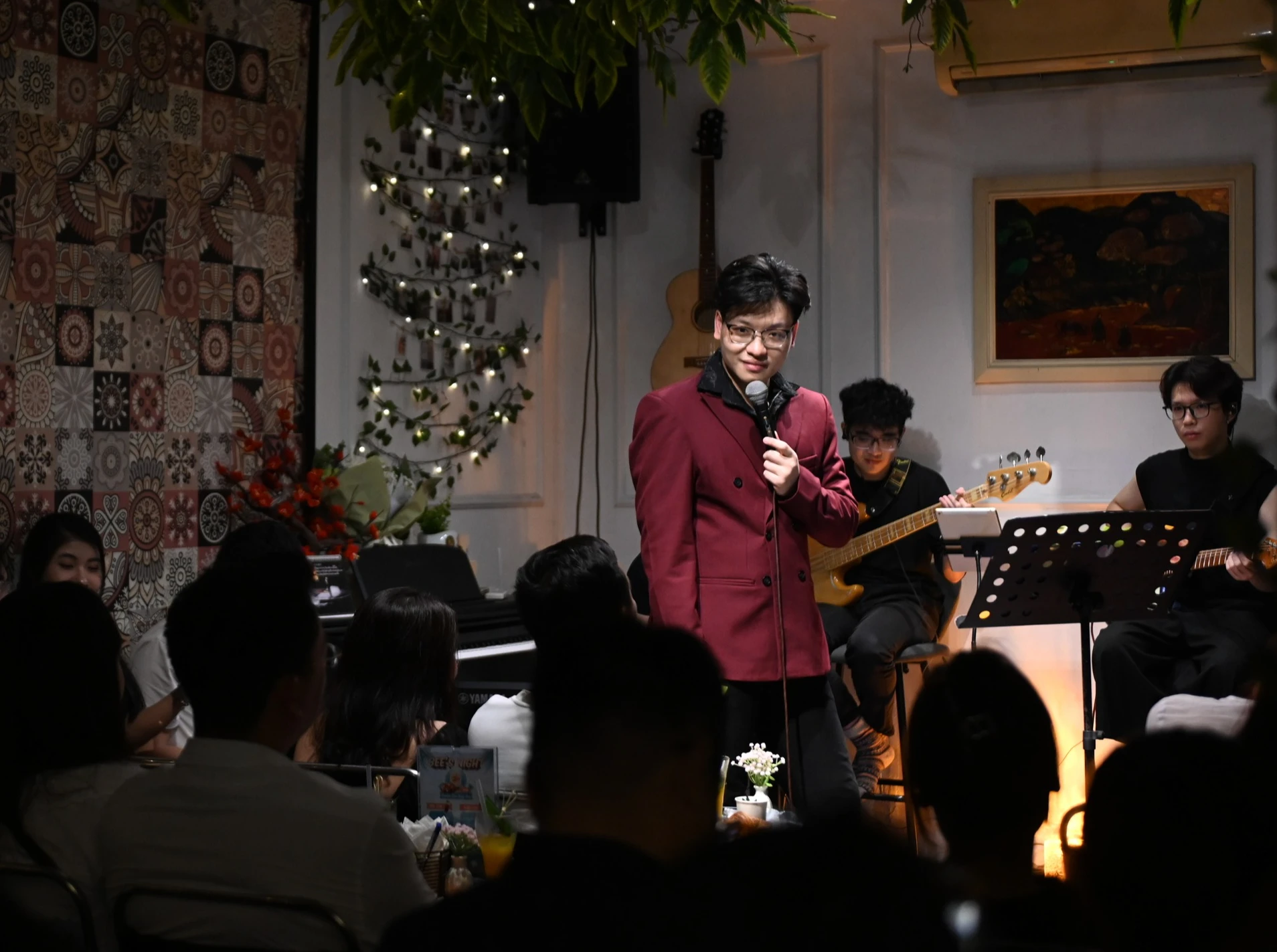 Nam ca sĩ bị tố chuyên 