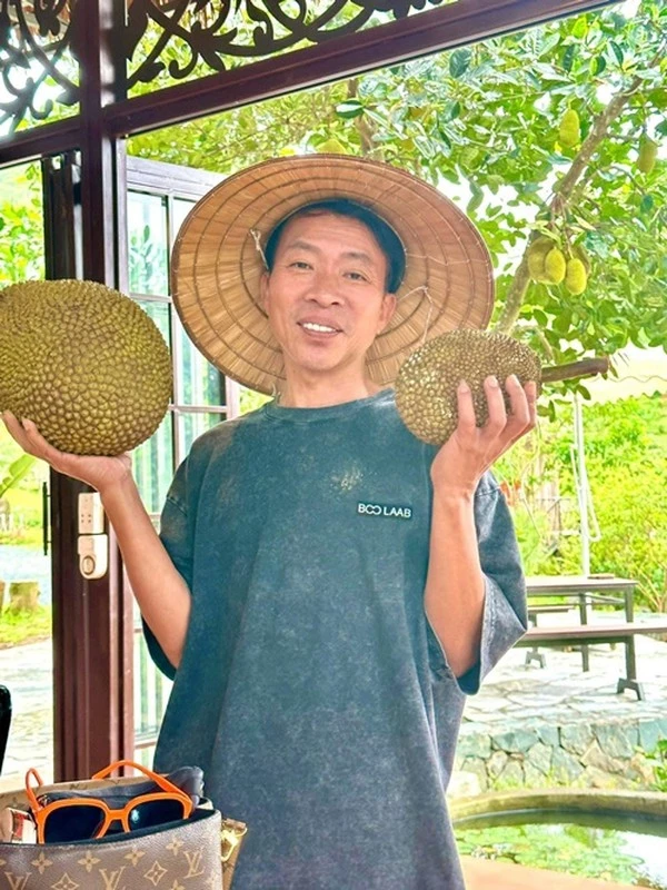 3 nghệ sĩ rời phố thị về Thạch Thất sống an yên tại nhà vườn rộng lớn, có nữ NSND mới 43 tuổi