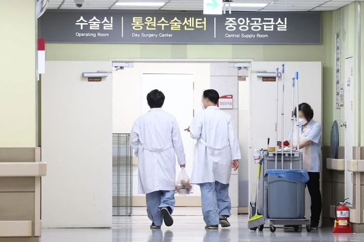 Hàn Quốc sửa đổi hạn ngạch trường y để giải quyết bế tắc suốt 14 tháng
