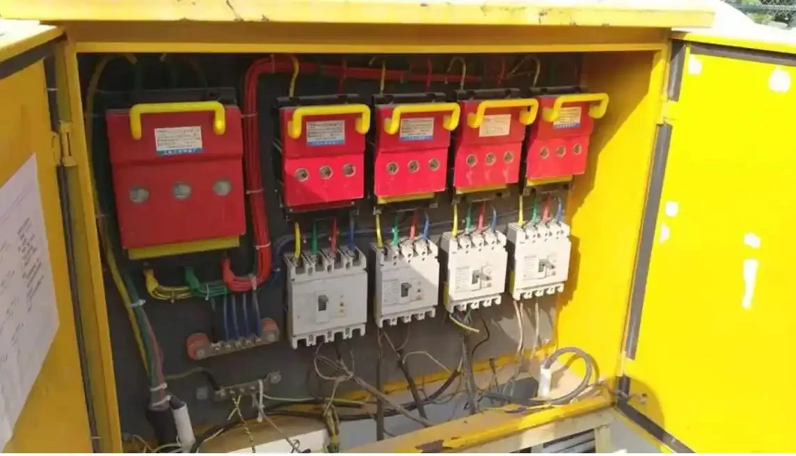 Nhận được hóa đơn 70 triệu đồng tiền điện chỉ trong 1 tháng, người đàn ông nhờ thợ điện cắt 3 sợi dây: Phát hiện sự thật không ngờ