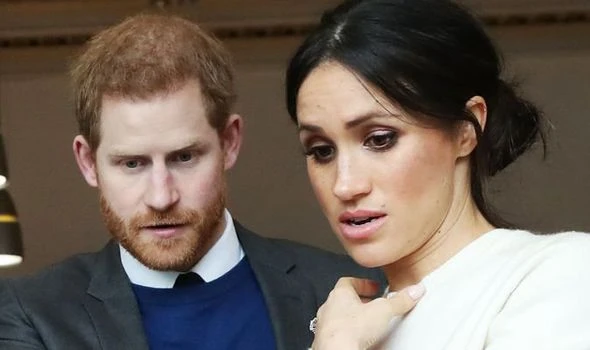 Ác mộng mới của Harry và Meghan khi hàng ngàn người kéo đến bủa vây biệt thự triệu đô tại Mỹ