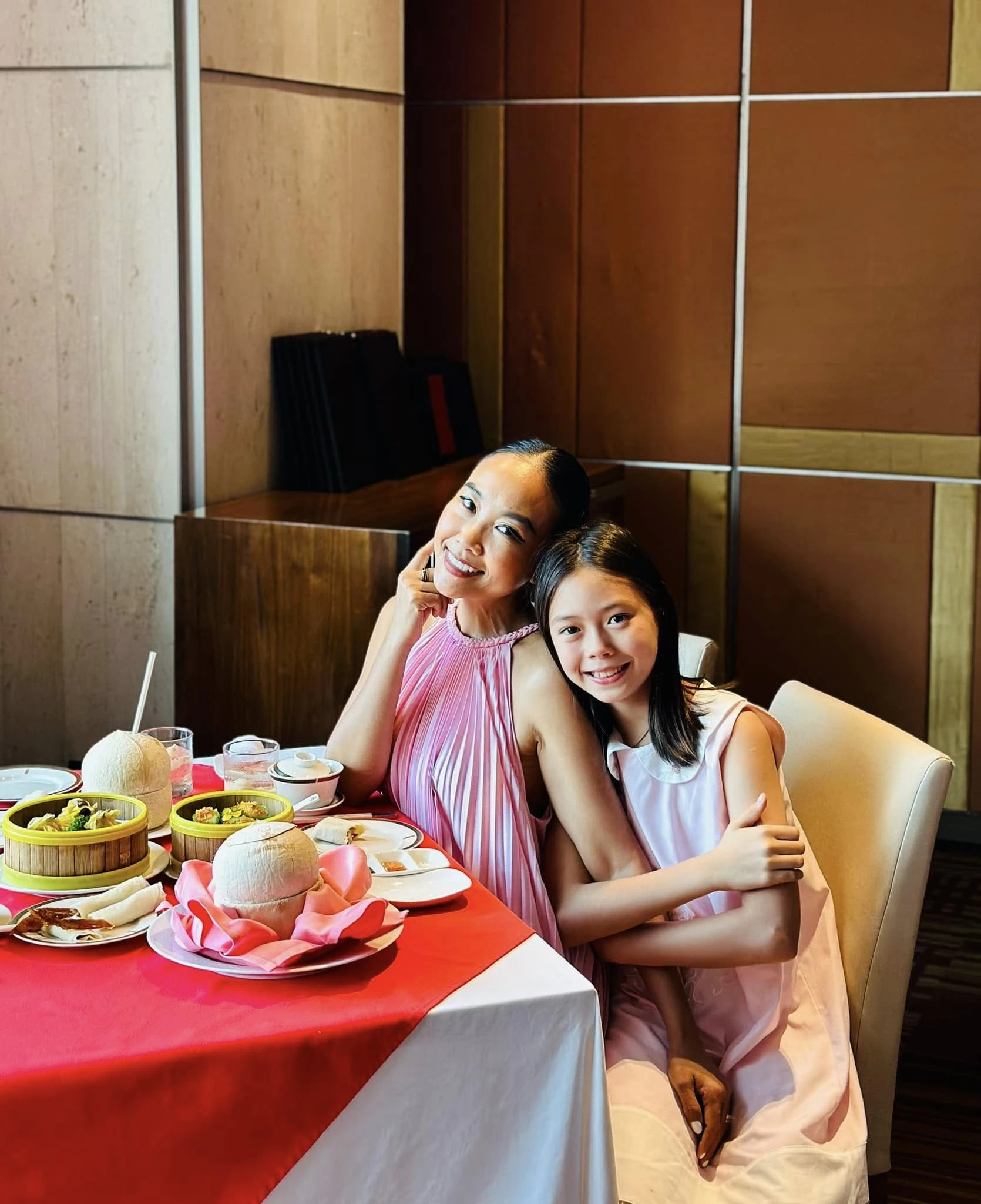 Đoan Trang đăng clip con gái khóc nức nở, ca sĩ Thanh Thảo vào bình luận 1 câu, ai nấy khen: 2 bà mẹ may mắn!