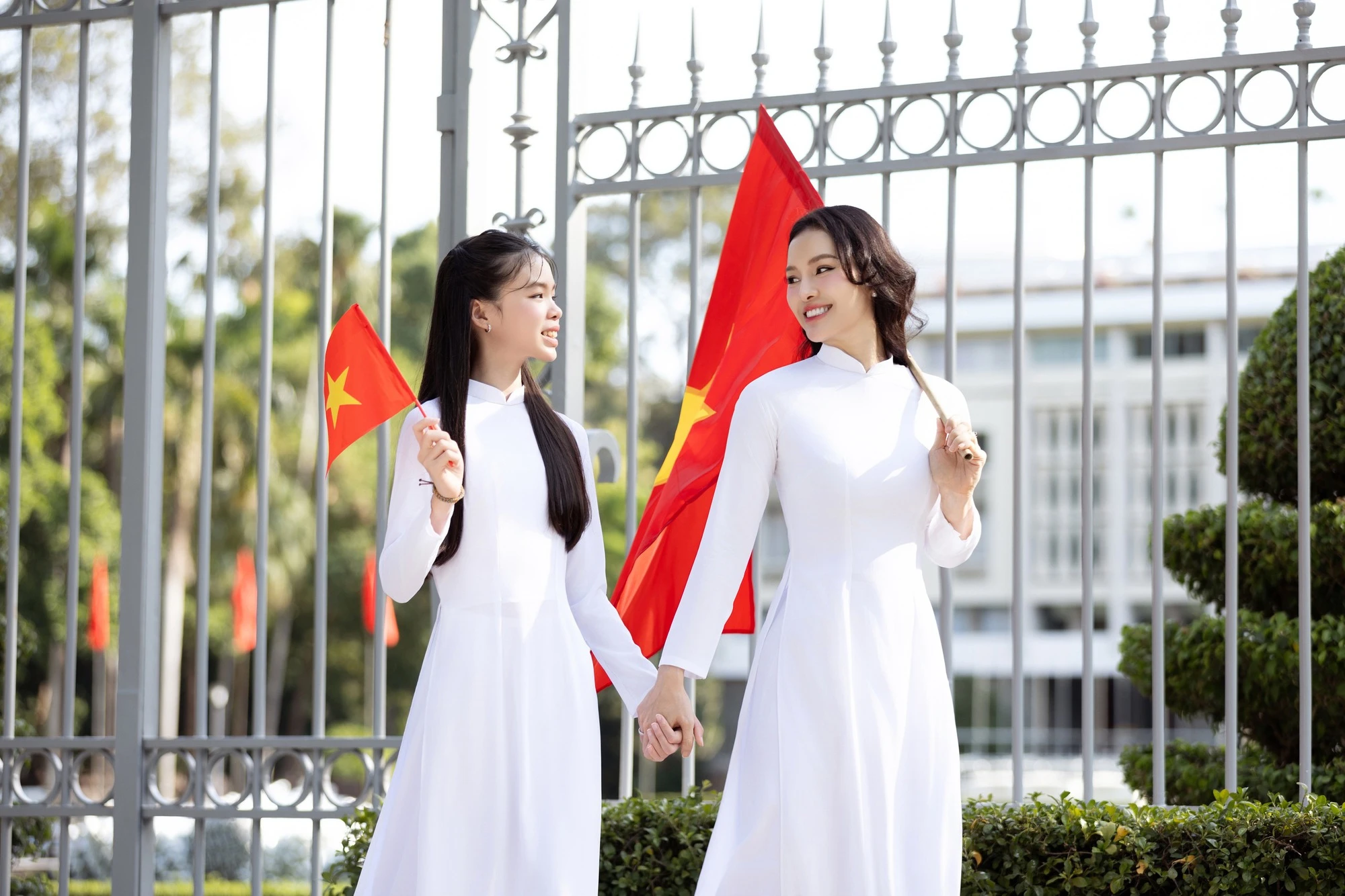 Phương Trinh Jolie: 