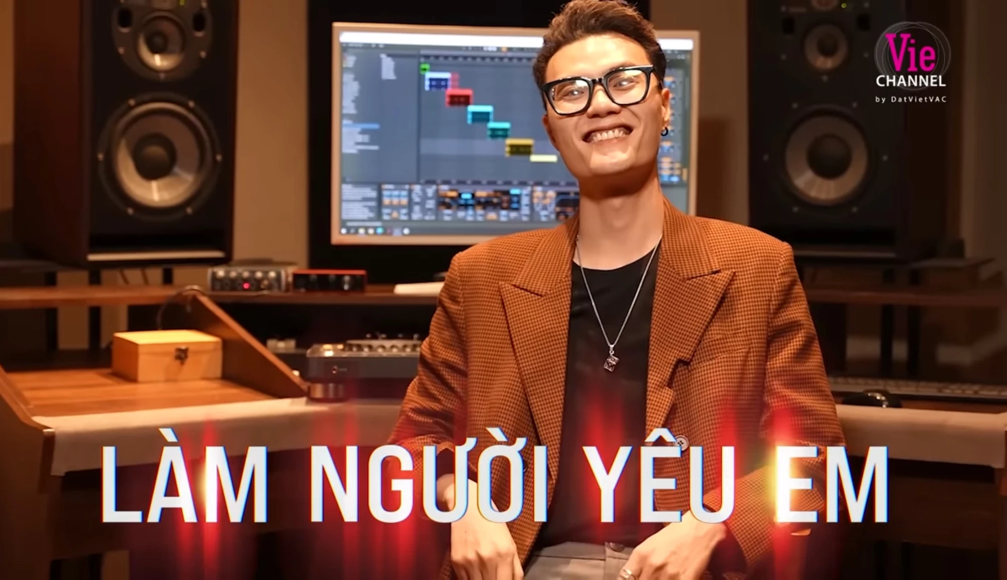 DJ Ximer - nhân vật đang bị réo tên: Từng tham gia Người Ấy Là Ai, khiến Trấn Thành choáng váng khó tin khi thừa nhận con người thật