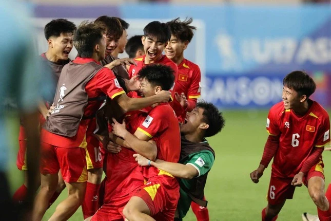 FIFA, AFC chúc mừng trận hoà kiên cường của U17 Việt Nam