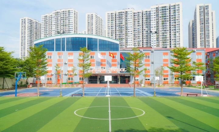 Nhiều học sinh Hà Nội đau bụng, nôn mửa nghi ngộ độc thực phẩm