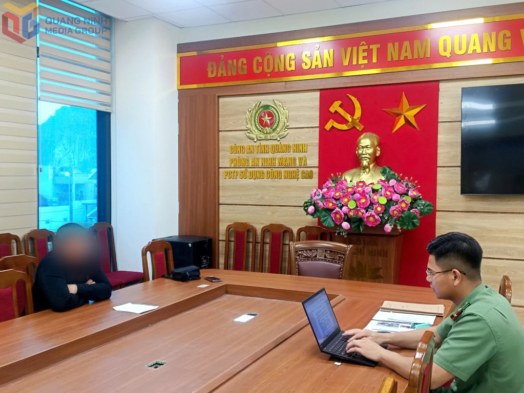 Người đàn ông dùng AI cắt ghép video nghi phạm Bùi Đình Khánh nhún nhảy tại trụ sở công an