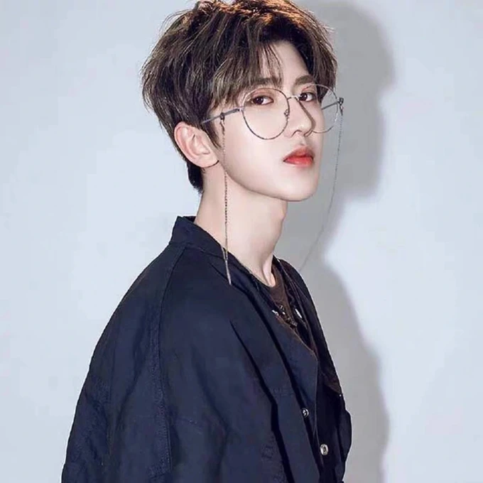 Nam idol “đỉnh lưu” bị tẩy chay vì ép bạn gái phá thai giờ ra sao?