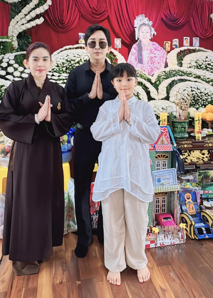 Kim Tử Long xuất hiện sau ồn ào, làm điều này cho con gái nuôi Bình Tinh