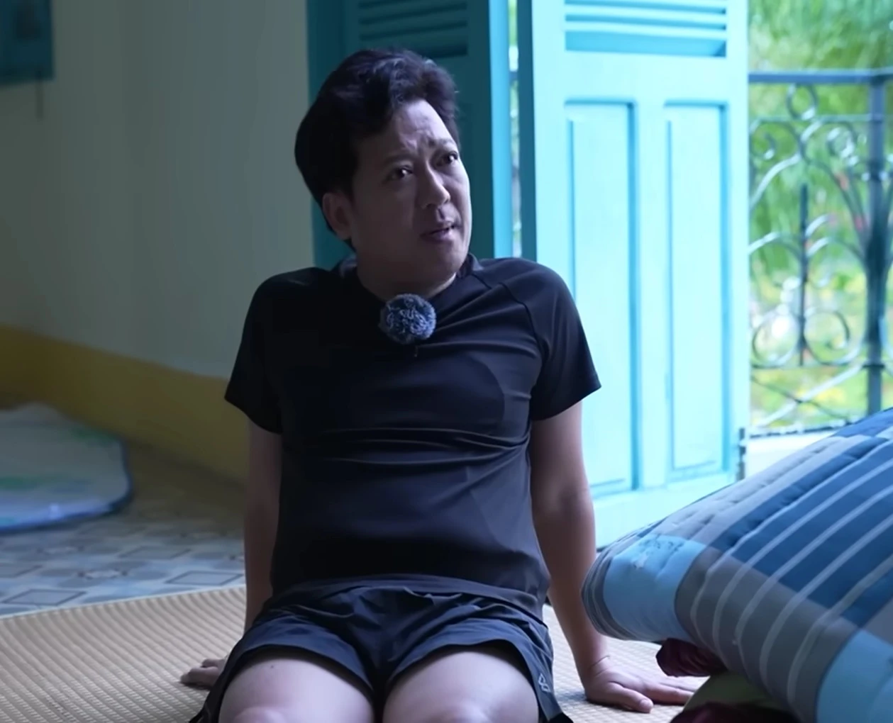 Một nam diễn viên từng bị đuổi học: Ngày ăn 3 bữa mì gói, đêm ngủ chuột bò qua chân