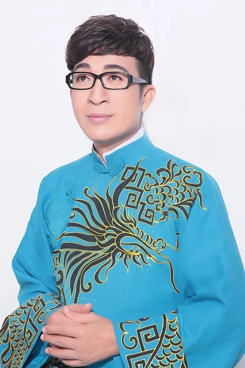 Nam ca sĩ hát 7 show mỗi tối: Trượt dài vì ăn chơi, phải vào toilet uống nước, giờ tu dưỡng, hướng Phật