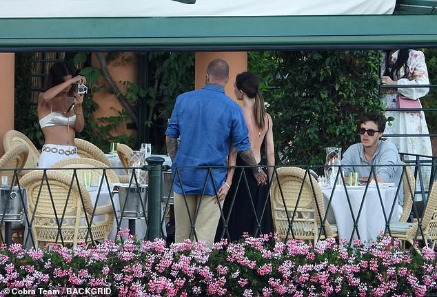 David Beckham bị paparazzi 