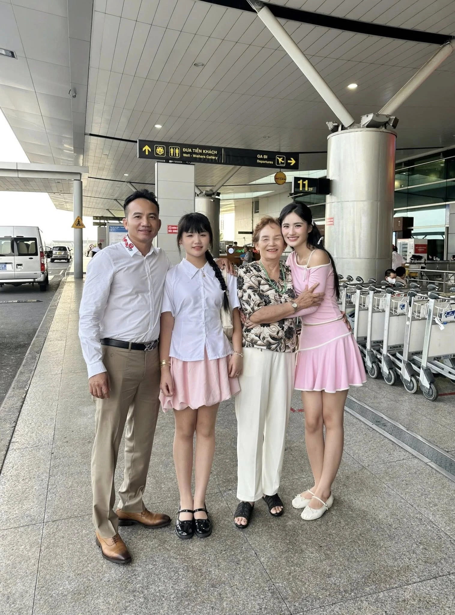 Em gái Hoa hậu Ý Nhi trổ mã xinh đẹp khiến ai nấy đều ngỡ ngàng
